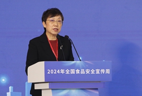 海關(guān)總署黨委委員、政治部主任呂偉紅_副本.jpg